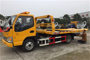 玉州哪里有拖车服务