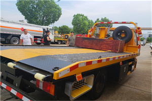 玉州附近拖车电话号码服务